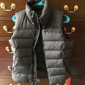 BRAND NEW The North Face Black Puffy Vest